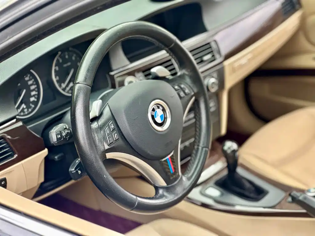 BMW 3 Series 2009 — фото 21