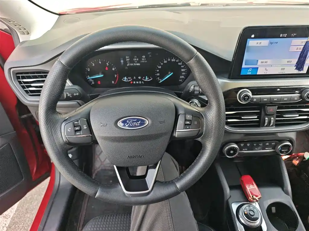 Ford Focus 2020 — фото 11