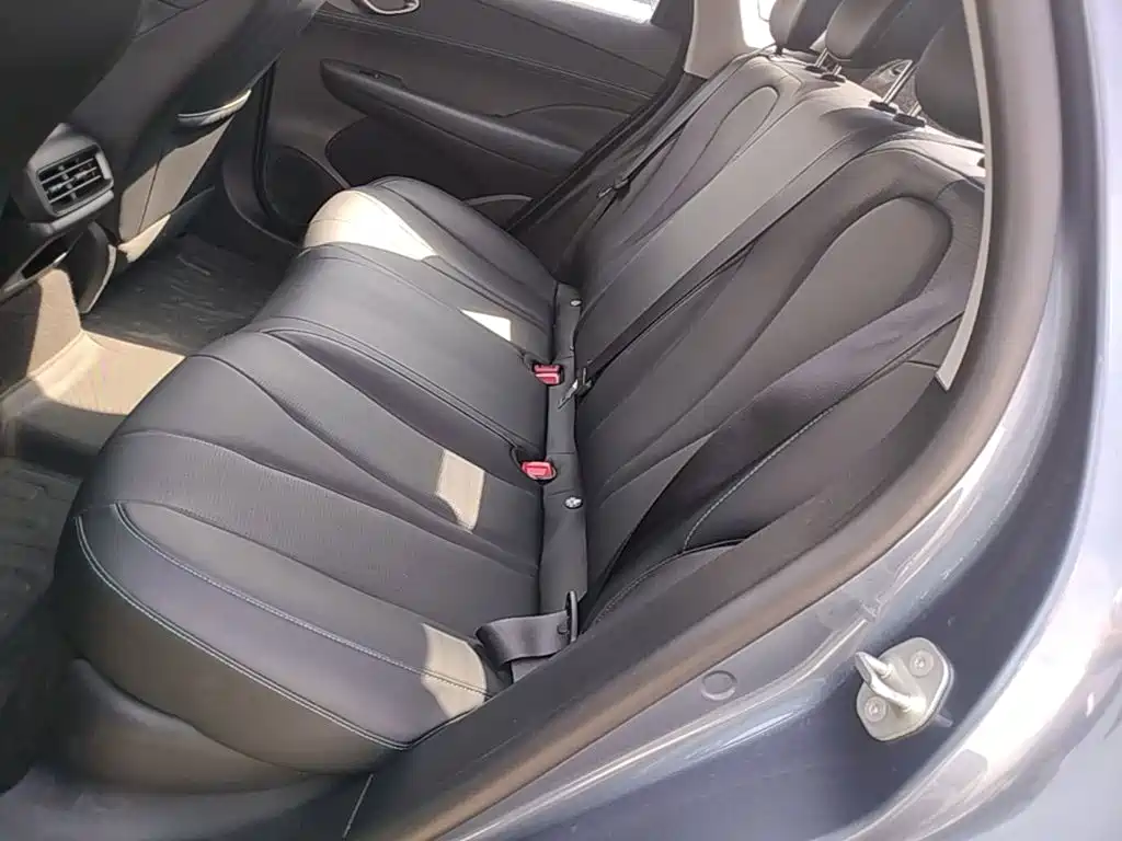 BYD Seal 05 DM-i 2025 — фото 13