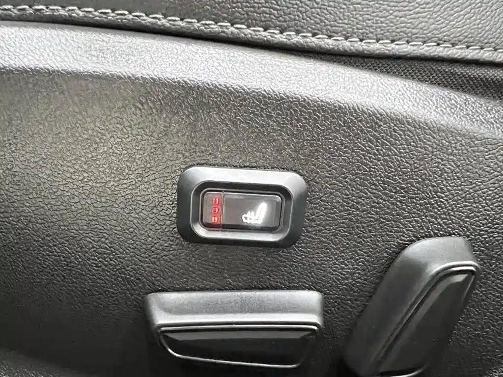 Hyundai Elantra 2023 — фото 16