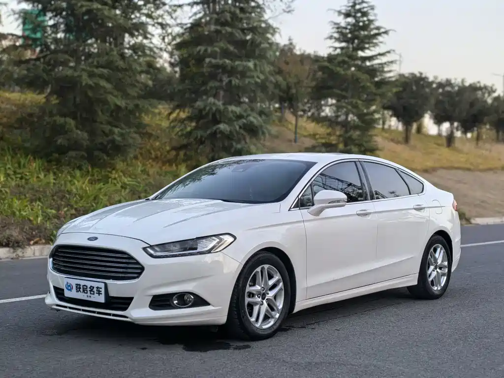 Ford Mondeo 2015 — фото 1