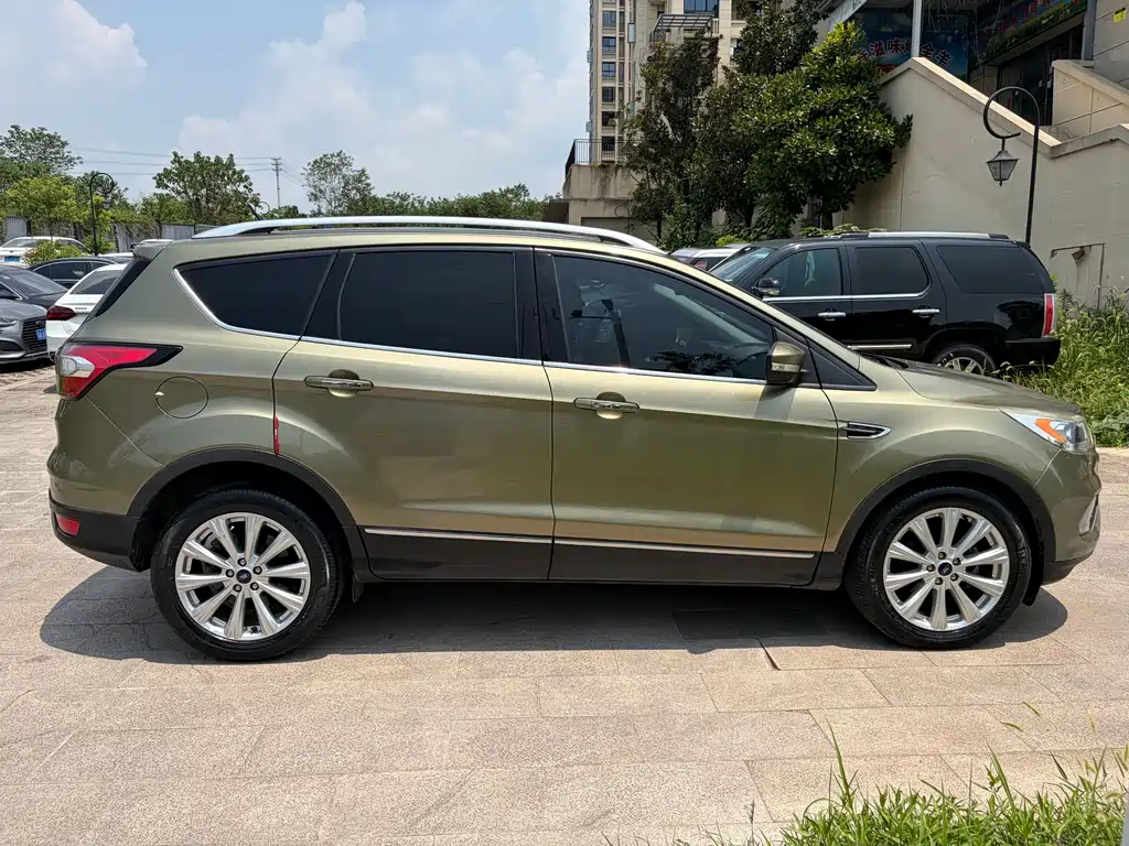 Ford Kuga 2017 — фото 10