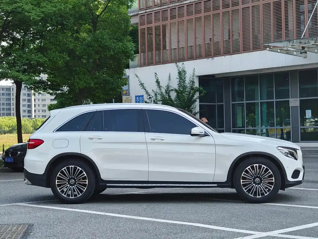 Mercedes-Benz GLC 2019 — фото 8