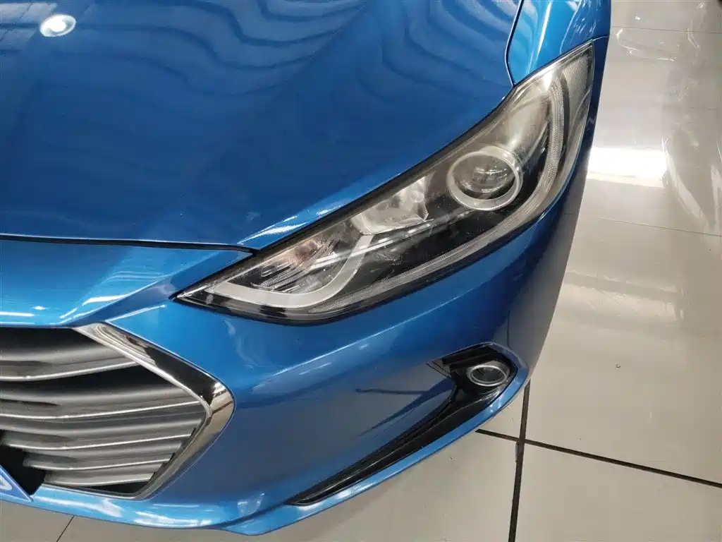 Hyundai Elantra 2016 — фото 23