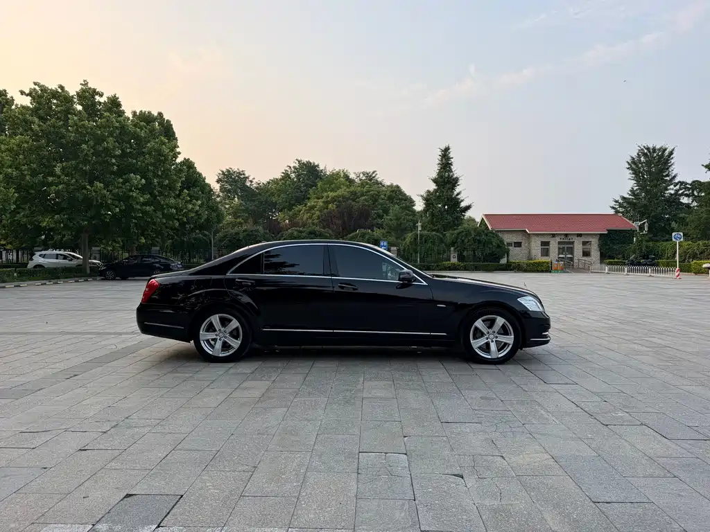 Mercedes-Benz S-Class 2013
