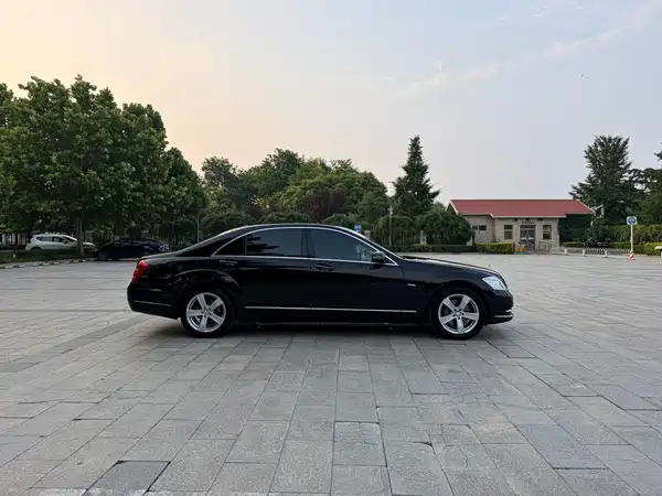 Mercedes-Benz S-Class 2013