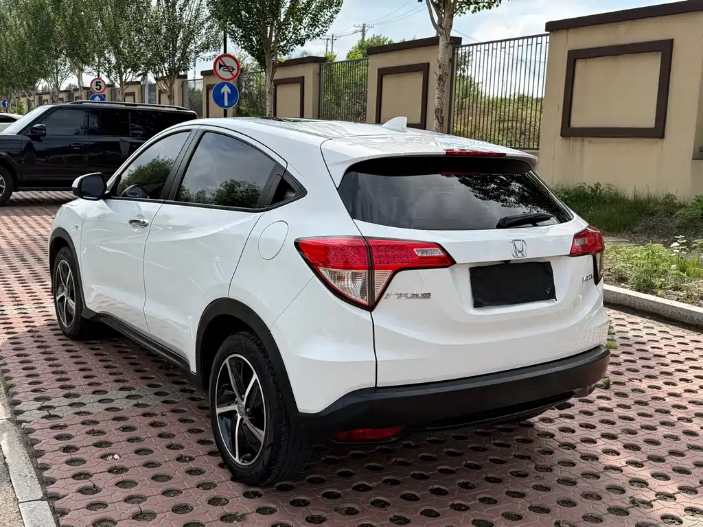Honda Vezel 2022 — фото 6