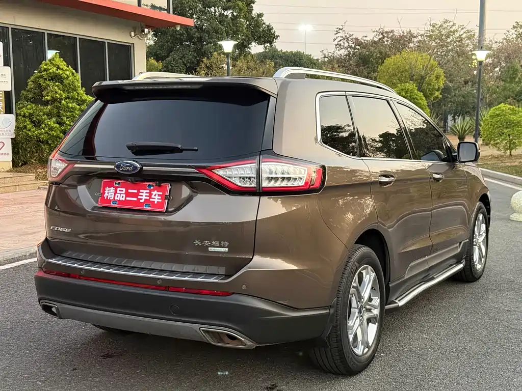 Ford Edge 2016 — фото 4