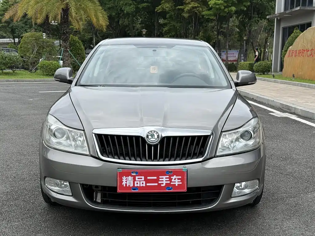 Skoda Octavia 2013 — фото 2