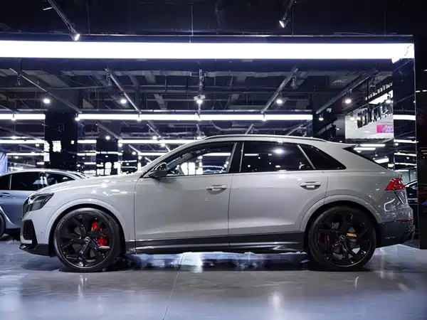 Audi RS Q8 2023