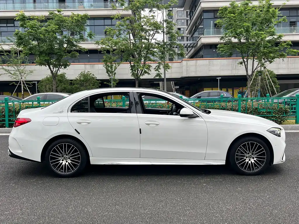 Mercedes-Benz C-Class 2022 — фото 12