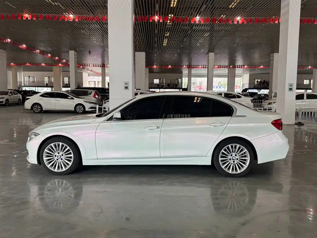 BMW 3 Series 2018 — фото 8