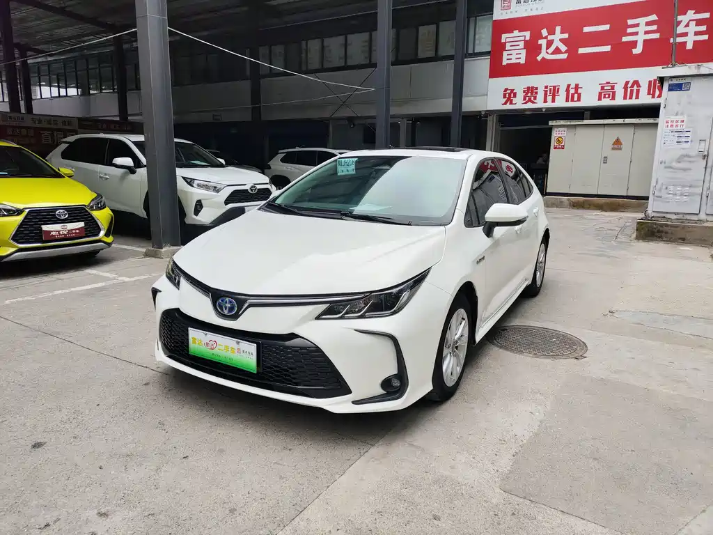 Toyota Corolla 2023 — фото 1