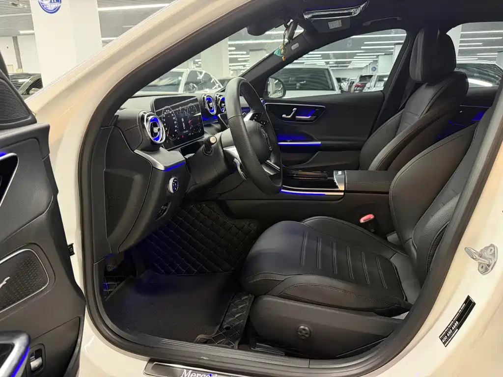Mercedes-Benz C-Class 2023 — фото 12