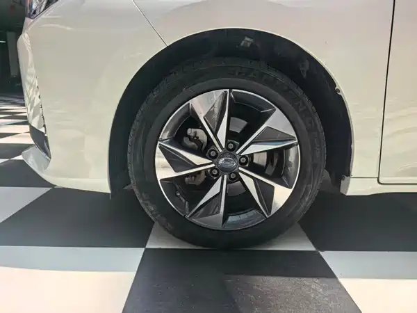 GAC Trumpchi M6 2021
