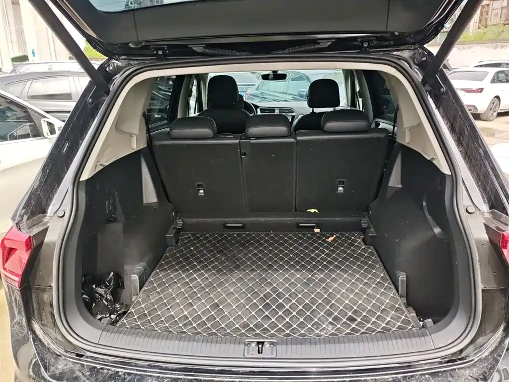 Volkswagen Tiguan L 2017 — фото 19