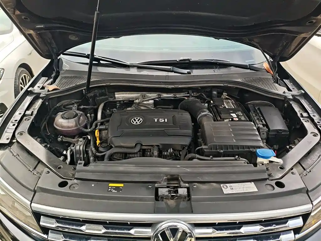 Volkswagen Tiguan L 2017 — фото 20