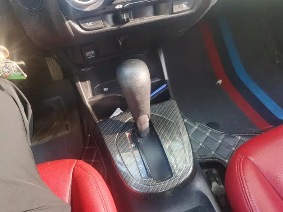 Honda Fit 2015 — фото 16