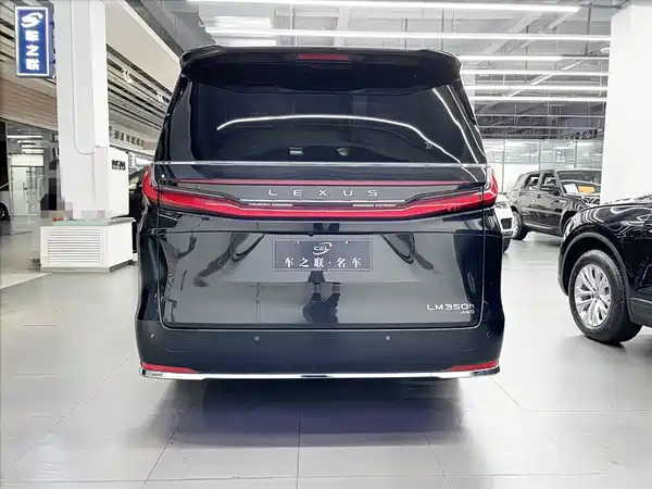 Lexus LM 2023