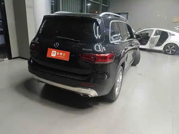 Mercedes-Benz GLB 2023
