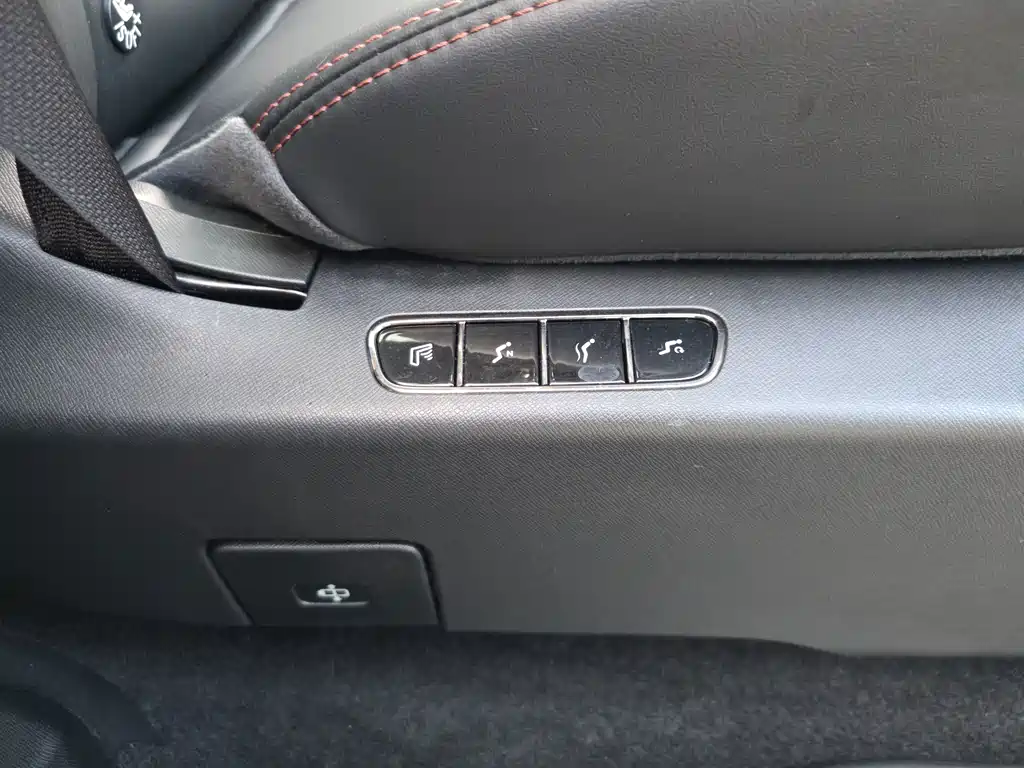 GAC Trumpchi E8 PHEV 2024 — фото 24