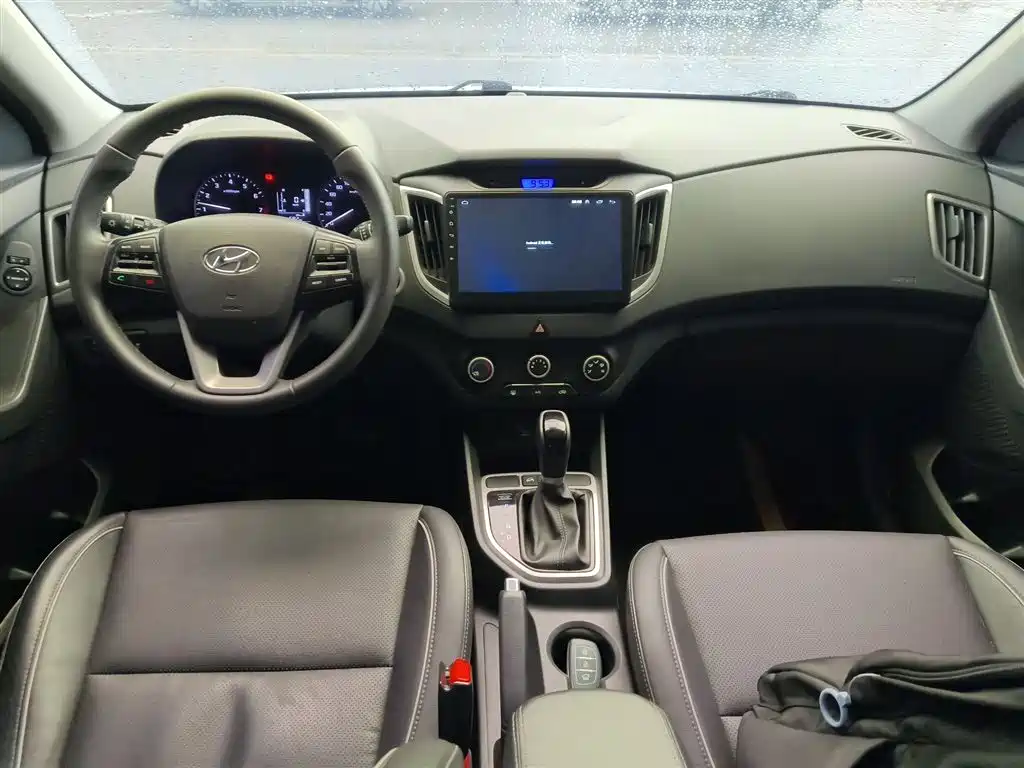 Hyundai ix25 2017 — фото 10
