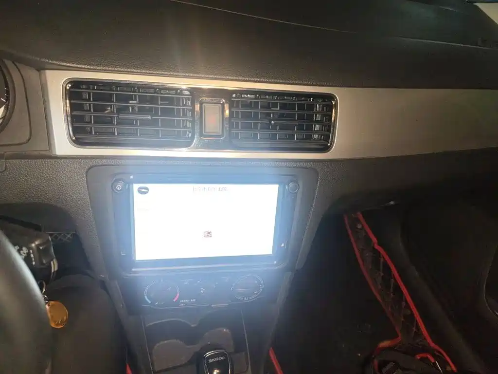 Skoda Rapid Spaceback 2018 — фото 6