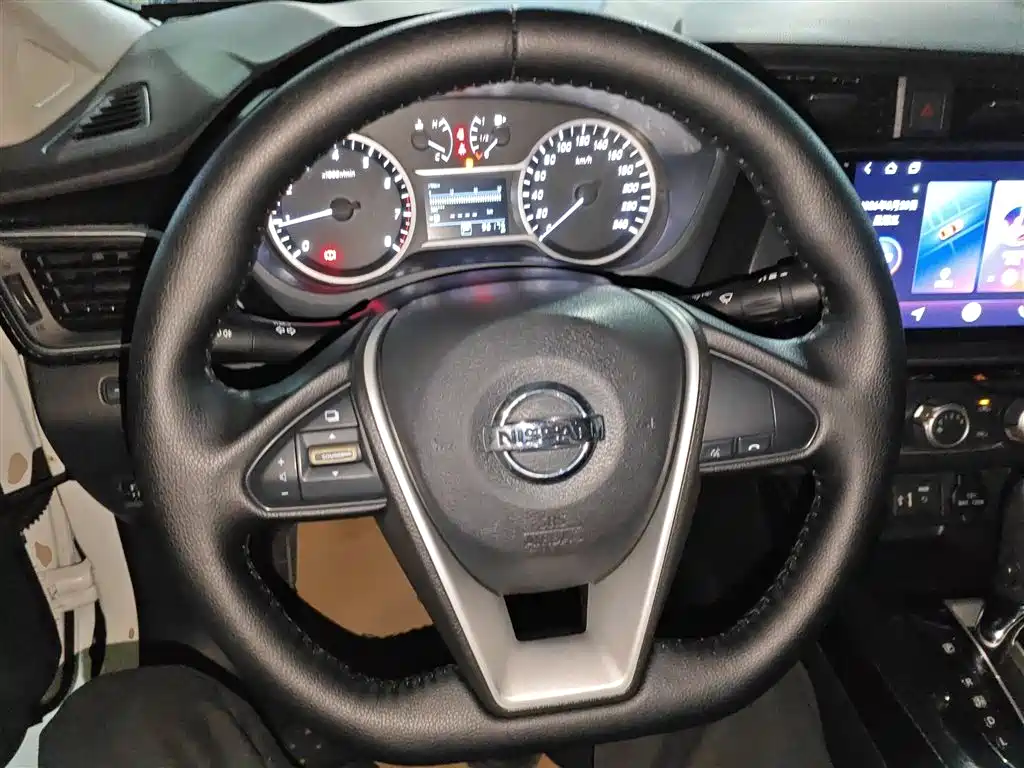 Nissan Bluebird 2016 — фото 11