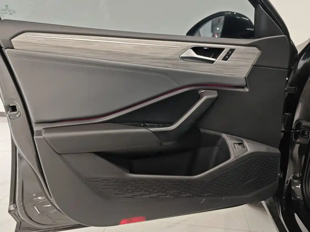 Volkswagen Sagitar 2024