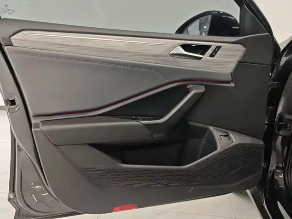 Volkswagen Sagitar 2024