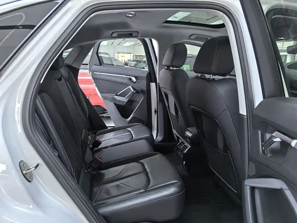 Audi Q3 Sportback 2021 — фото 11