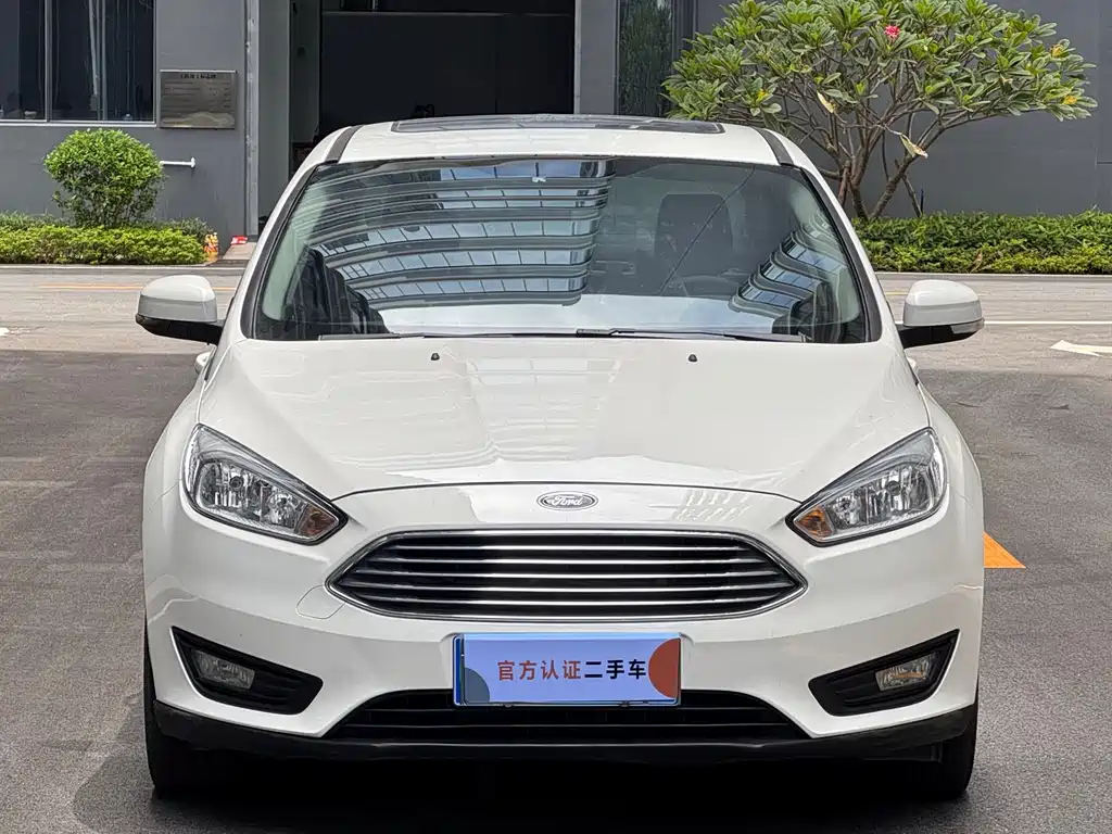 Ford Focus 2018 — фото 2