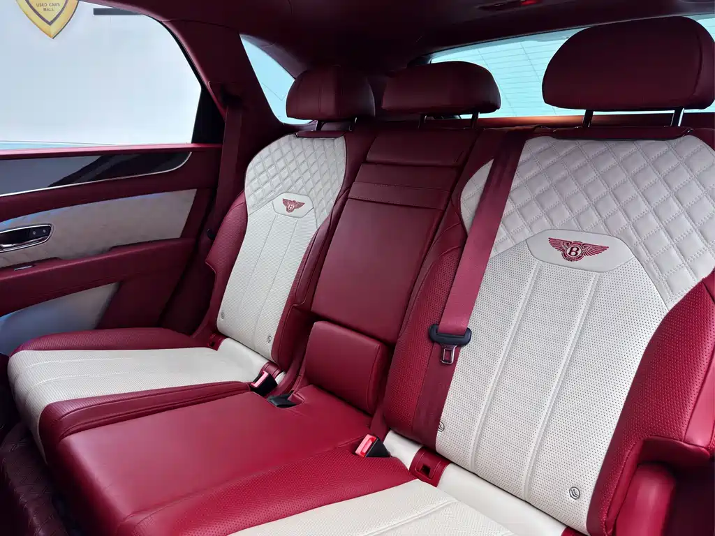 Bentley Bentayga 2021 — фото 19