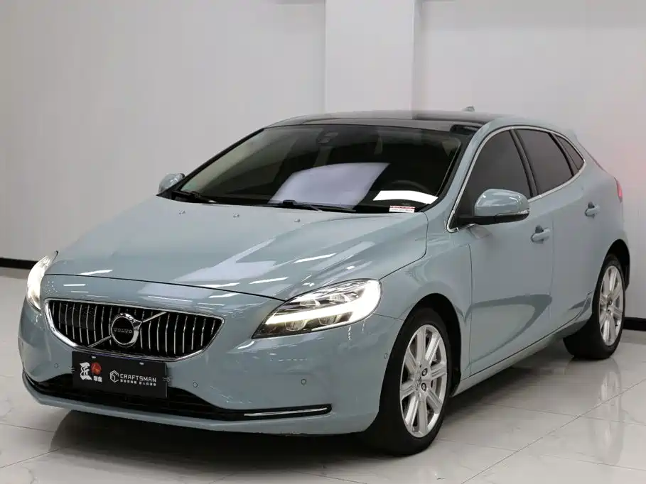 Volvo V40 2018 — фото 19