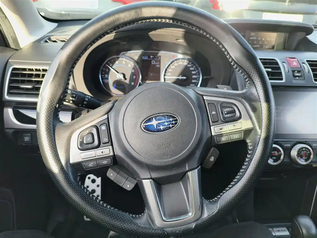 Subaru Forester 2018 — фото 7