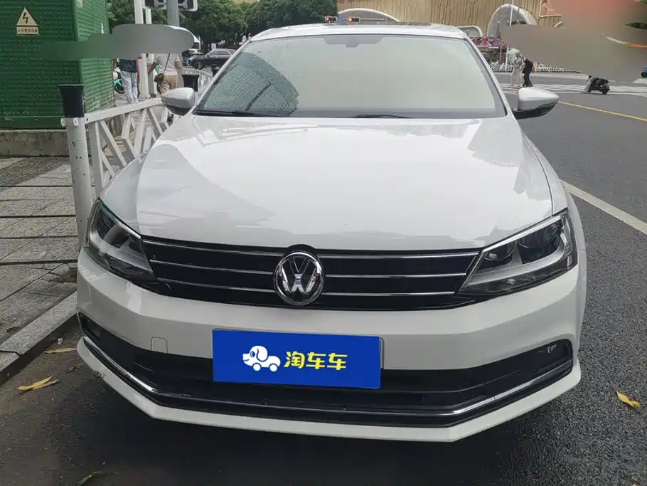Volkswagen Sagitar 2018