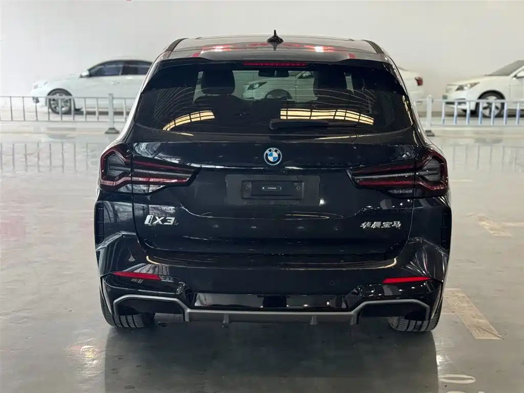 BMW iX3 2023 — фото 6