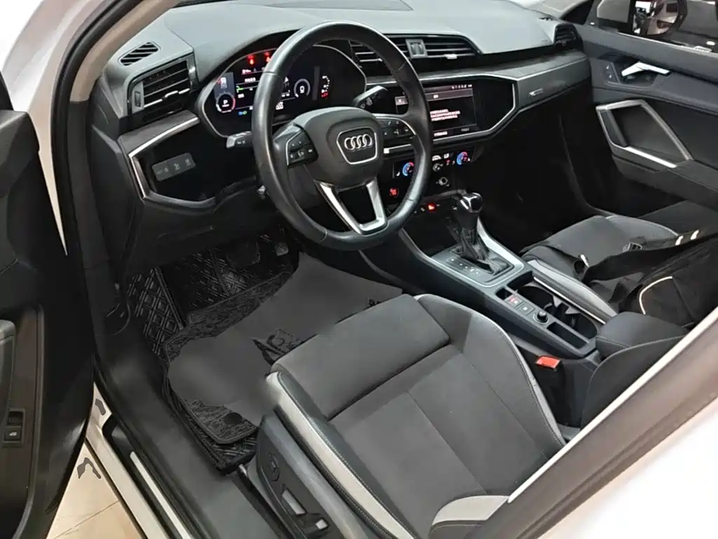 Audi Q3 2022 — фото 10