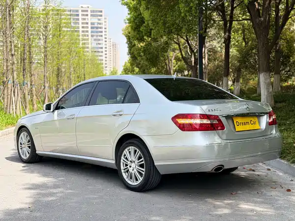 Mercedes-Benz E-Class 2011