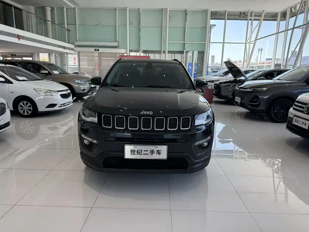 Jeep Compass 2018 — фото 2