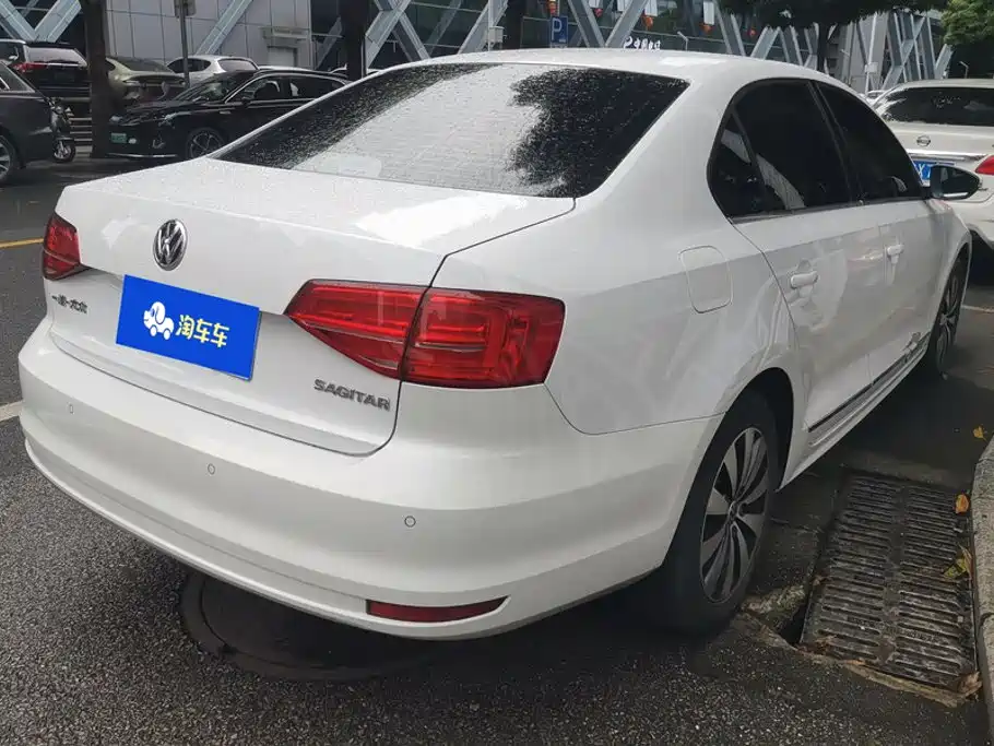 Volkswagen Sagitar 2018