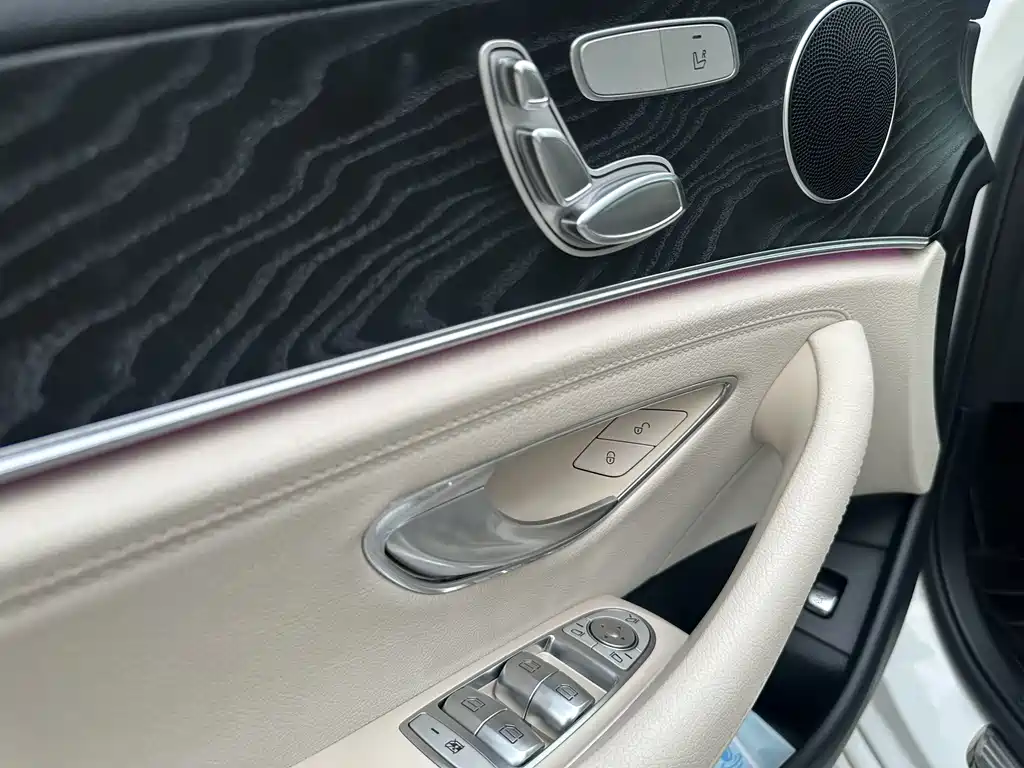 Mercedes-Benz E-Class 2017 — фото 13