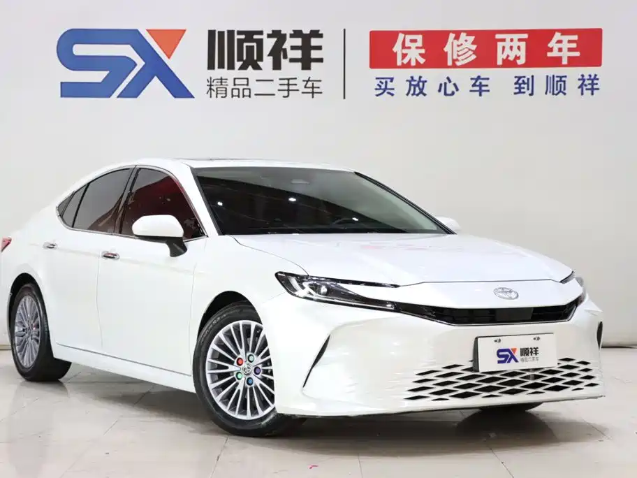 Toyota Camry 2025 — фото 3