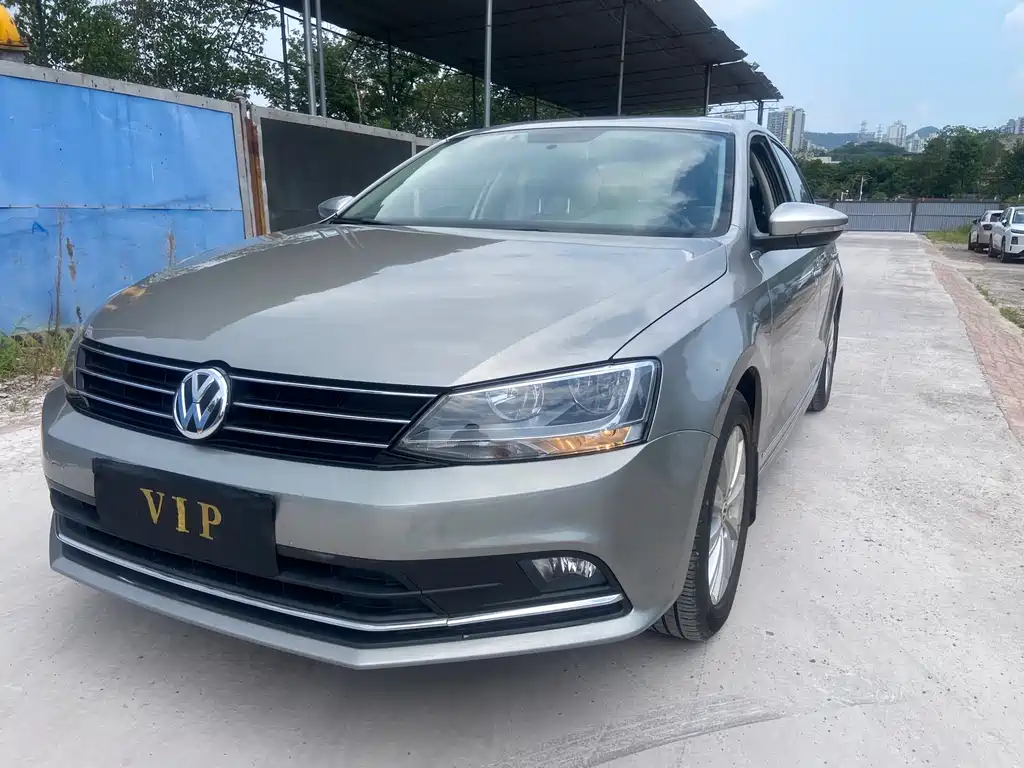 Volkswagen Sagitar 2016