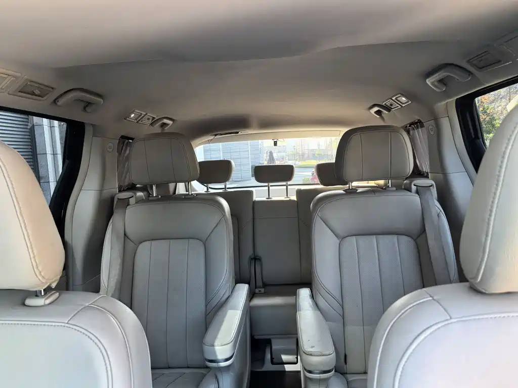 GAC Motor Trumpchi M8 2018 — фото 16