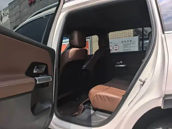 Mercedes-Benz GLB 2023