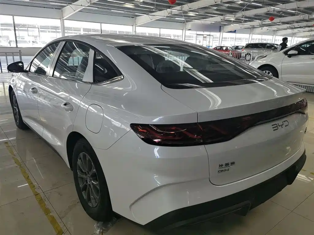 BYD Qin L 2025 — фото 5