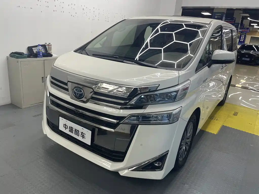 Toyota Vellfire 2021 — фото 1