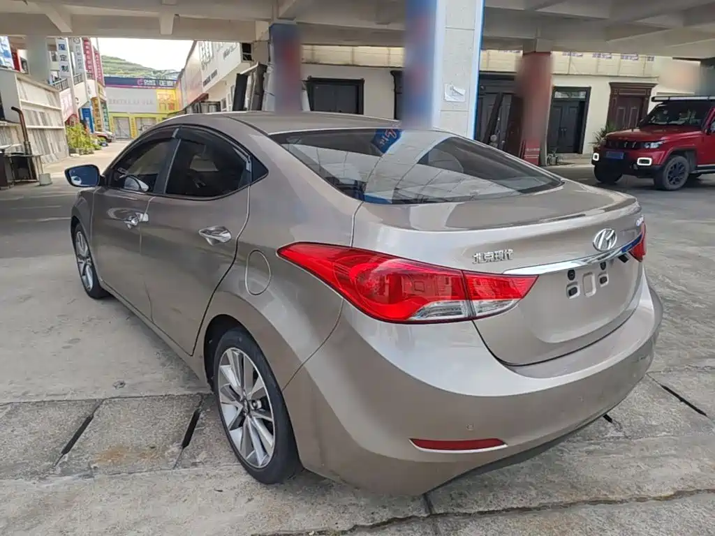 Hyundai Elantra 2015