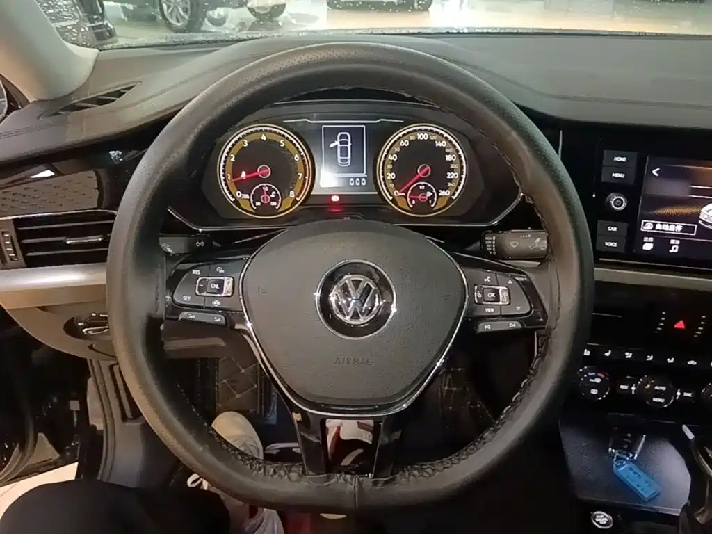 Volkswagen Passat 2019 — фото 11